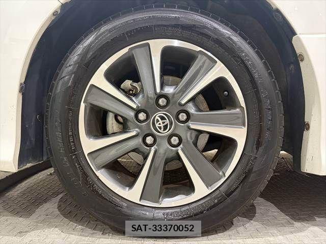 Toyota VOXY 2020-12 8884577-15