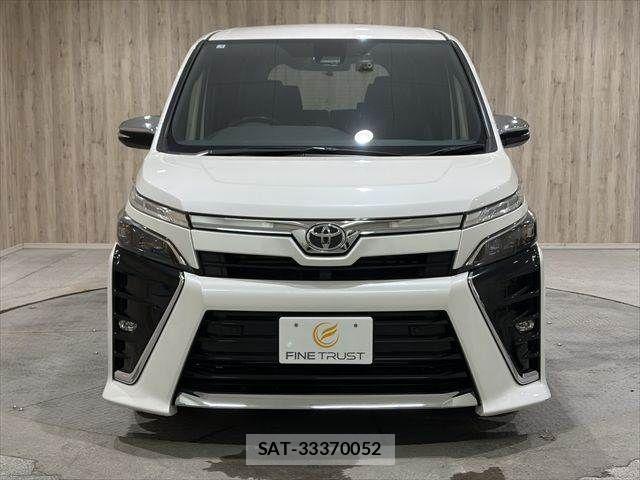 Toyota VOXY 2020-12 8884577-16