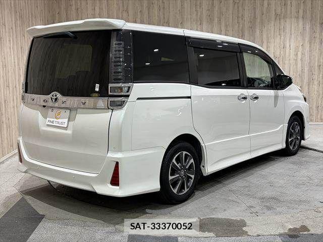 Toyota VOXY 2020-12 8884577-19