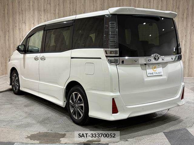 Toyota VOXY 2020-12 8884577-21