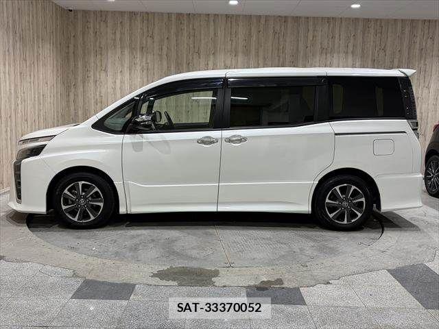 Toyota VOXY 2020-12 8884577-22