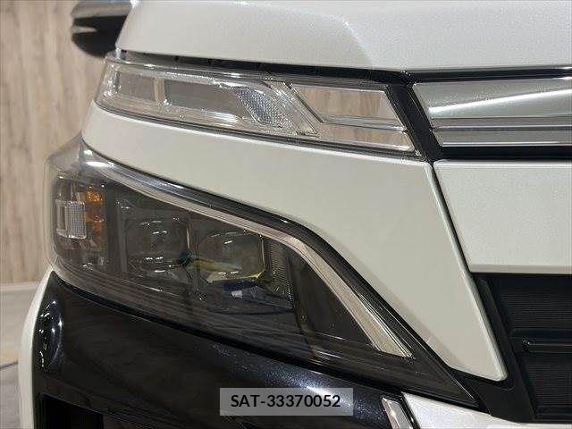 Toyota VOXY 2020-12 8884577-23