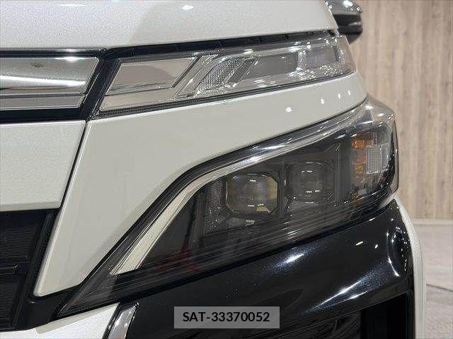Toyota VOXY 2020-12 8884577-24