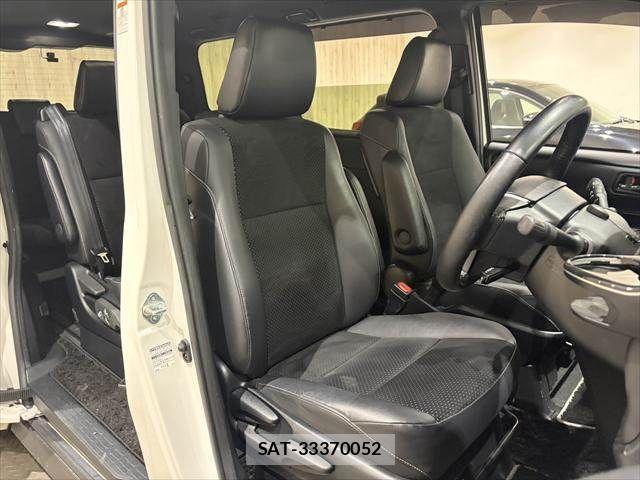 Toyota VOXY 2020-12 8884577-8
