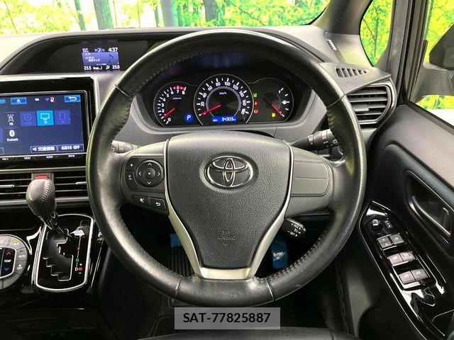Toyota VOXY 2017-10 8884575-10