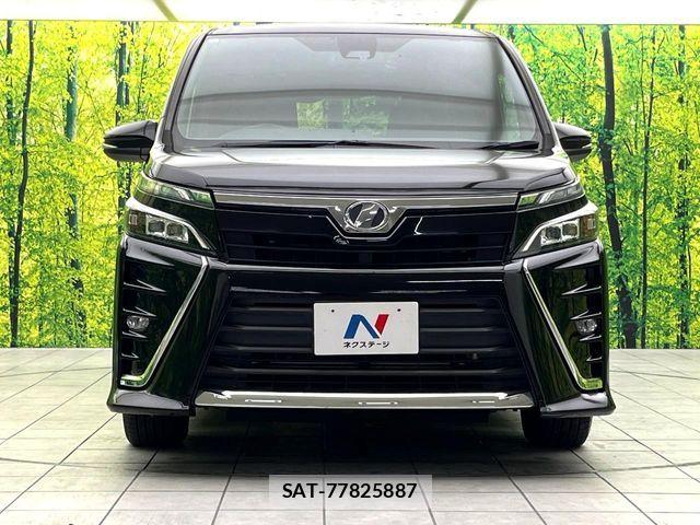Toyota VOXY 2017-10 8884575-13