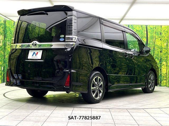 Toyota VOXY 2017-10 8884575-16