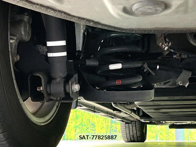 Toyota VOXY 2017-10 8884575-19