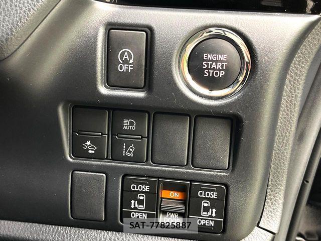 Toyota VOXY 2017-10 8884575-4