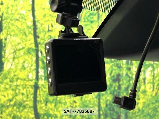 Toyota VOXY 2017-10 8884575-5