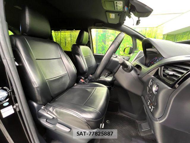 Toyota VOXY 2017-10 8884575-6