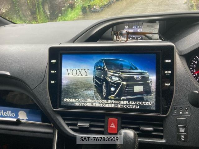 Toyota VOXY 2020-09 8884576-11