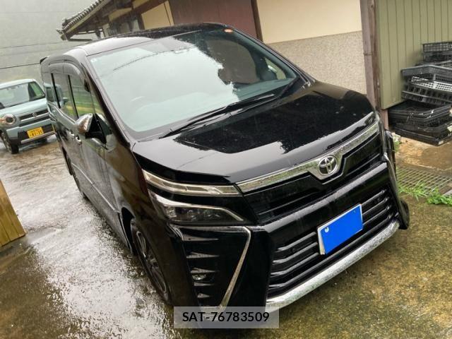 Toyota VOXY 2020-09 8884576-3