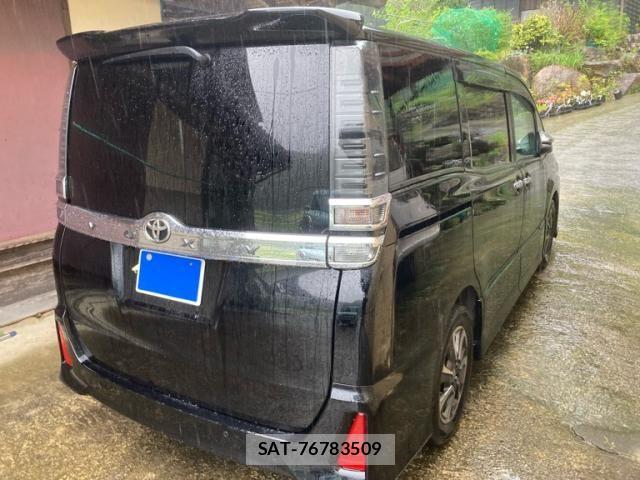 Toyota VOXY 2020-09 8884576-5