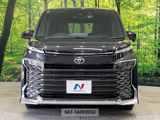 Toyota VOXY 2024-08 8884570-15