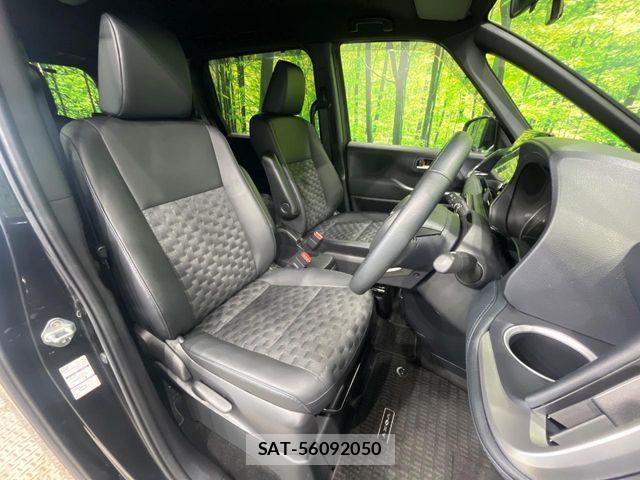 Toyota VOXY 2024-08 8884570-8