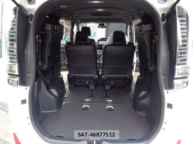 Toyota VOXY 2021-11 8884574-15