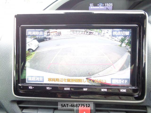 Toyota VOXY 2021-11 8884574-24