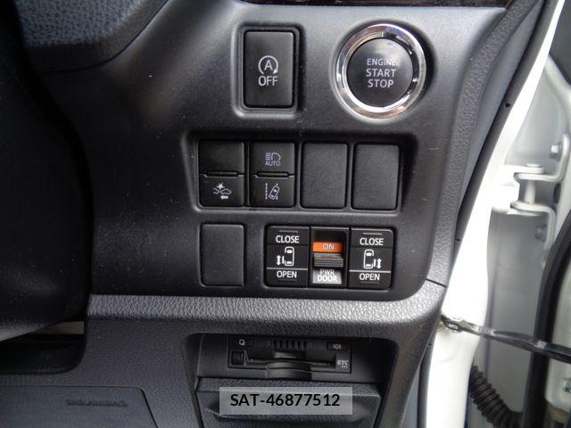 Toyota VOXY 2021-11 8884574-25