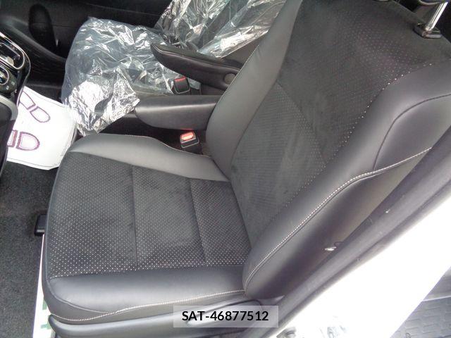 Toyota VOXY 2021-11 8884574-26