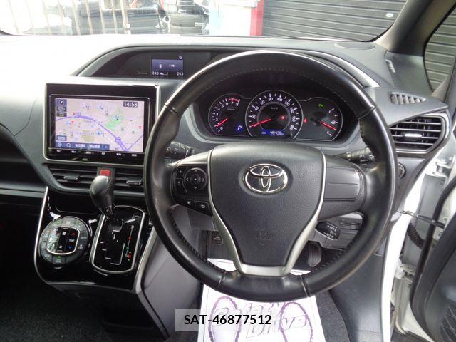 Toyota VOXY 2021-11 8884574-2