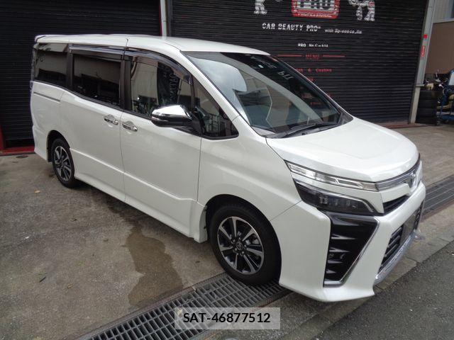 Toyota VOXY 2021-11 8884574-6