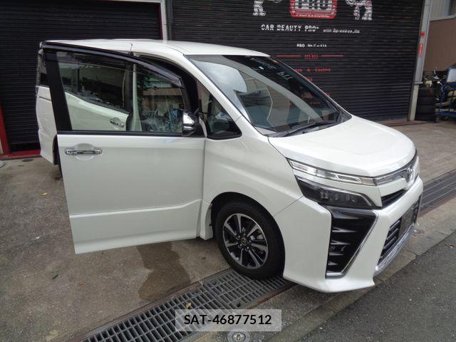 Toyota VOXY 2021-11 8884574-7
