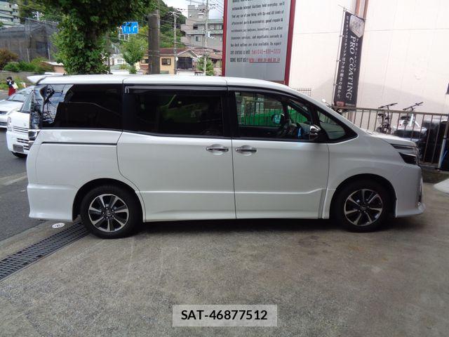 Toyota VOXY 2021-11 8884574-8