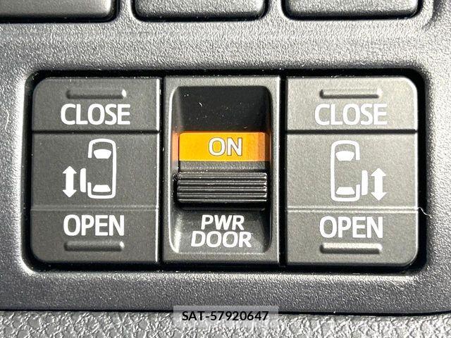 Toyota VOXY 2021-12 8884572-4
