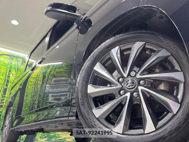 Toyota VOXY 2023-08 8884569-13