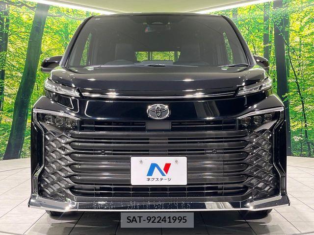 Toyota VOXY 2023-08 8884569-14