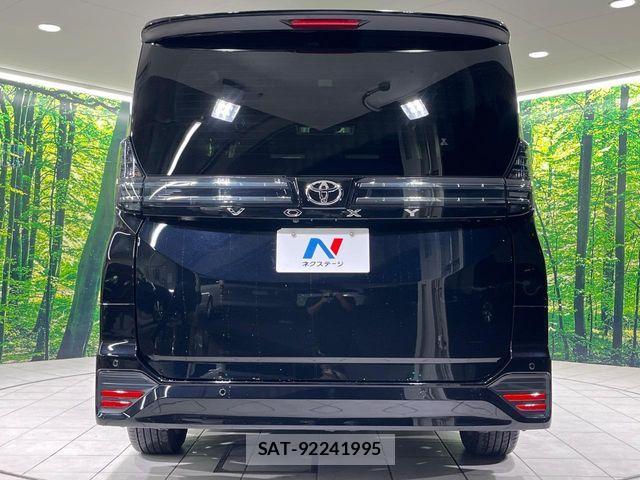 Toyota VOXY 2023-08 8884569-15