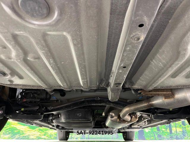 Toyota VOXY 2023-08 8884569-18