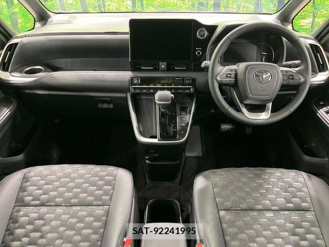 Toyota VOXY 2023-08 8884569-1