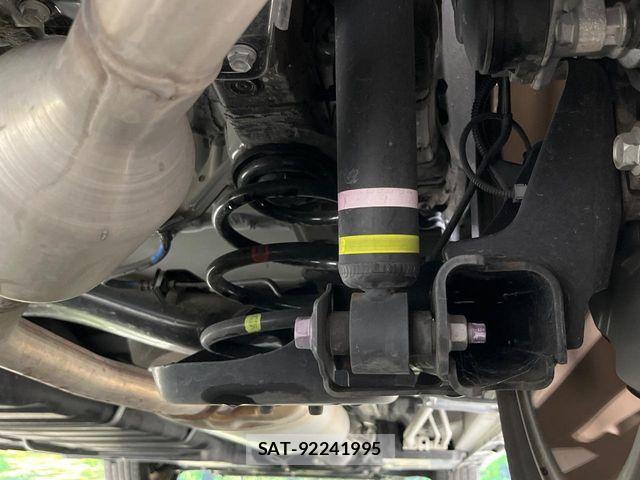 Toyota VOXY 2023-08 8884569-19
