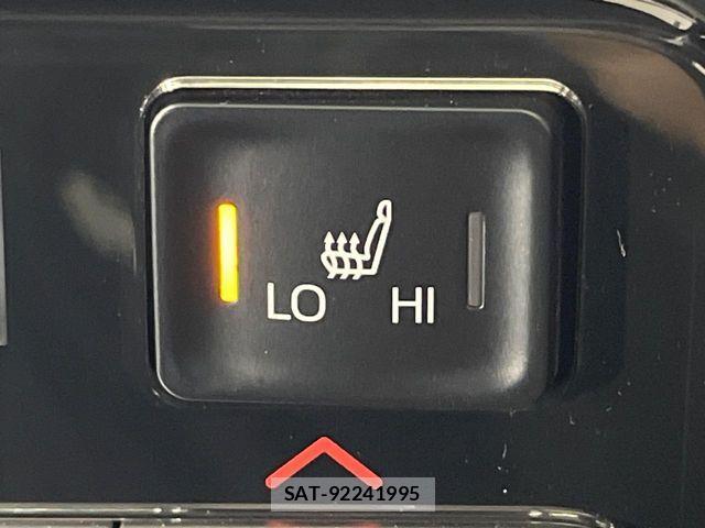 Toyota VOXY 2023-08 8884569-6