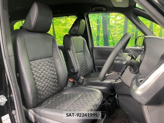 Toyota VOXY 2023-08 8884569-7