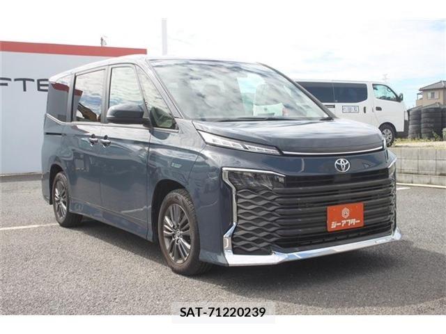 Toyota VOXY 2023-08 8884573-9