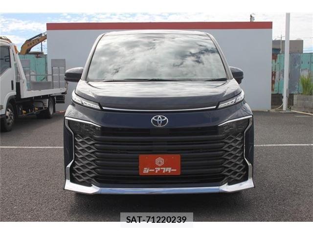 Toyota VOXY 2023-08 8884573-10
