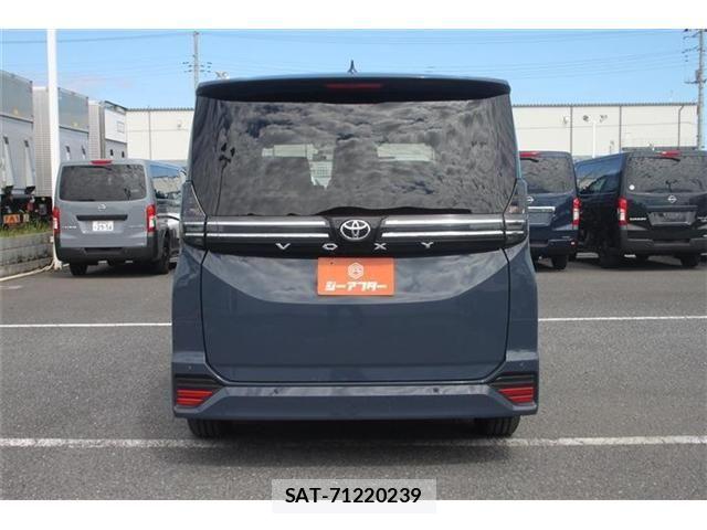Toyota VOXY 2023-08 8884573-14