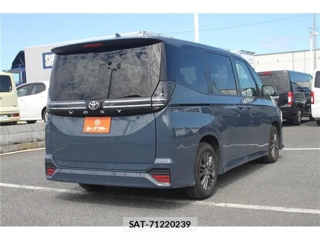Toyota VOXY 2023-08 8884573-15