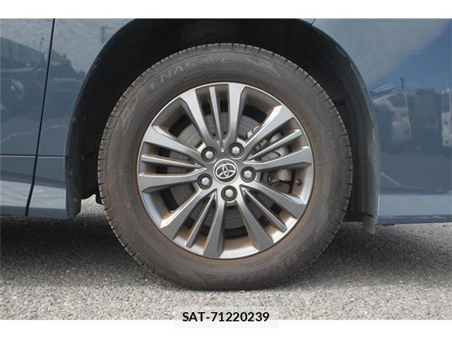 Toyota VOXY 2023-08 8884573-17