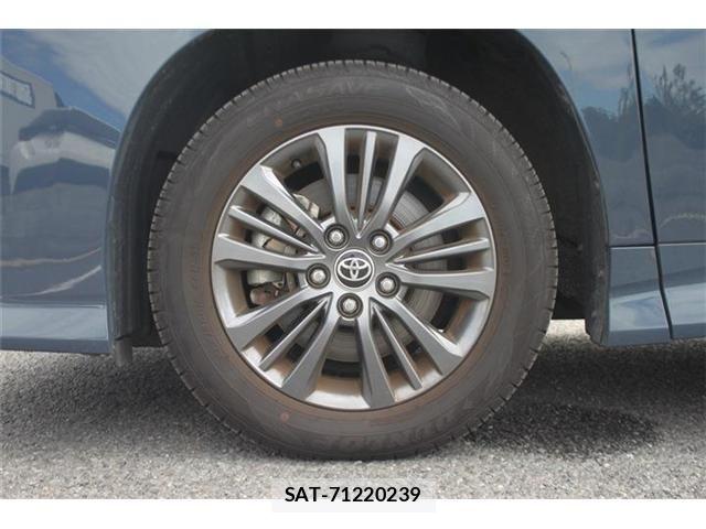 Toyota VOXY 2023-08 8884573-18