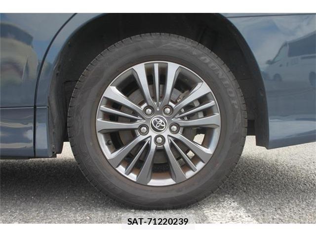 Toyota VOXY 2023-08 8884573-19