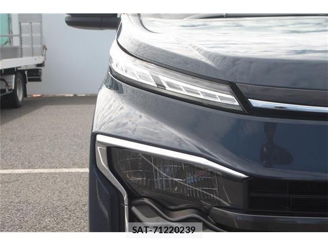 Toyota VOXY 2023-08 8884573-24