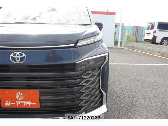Toyota VOXY 2023-08 8884573-25