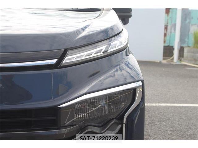 Toyota VOXY 2023-08 8884573-26