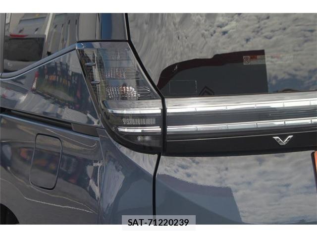 Toyota VOXY 2023-08 8884573-27
