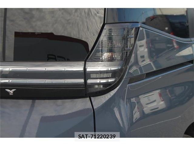 Toyota VOXY 2023-08 8884573-28