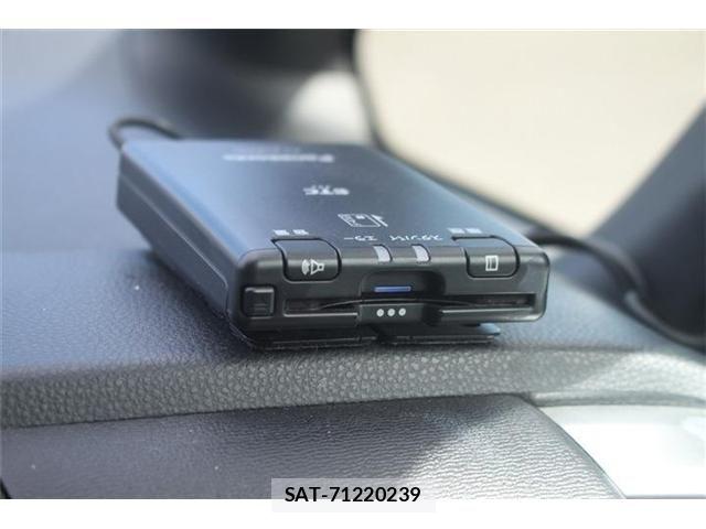 Toyota VOXY 2023-08 8884573-4